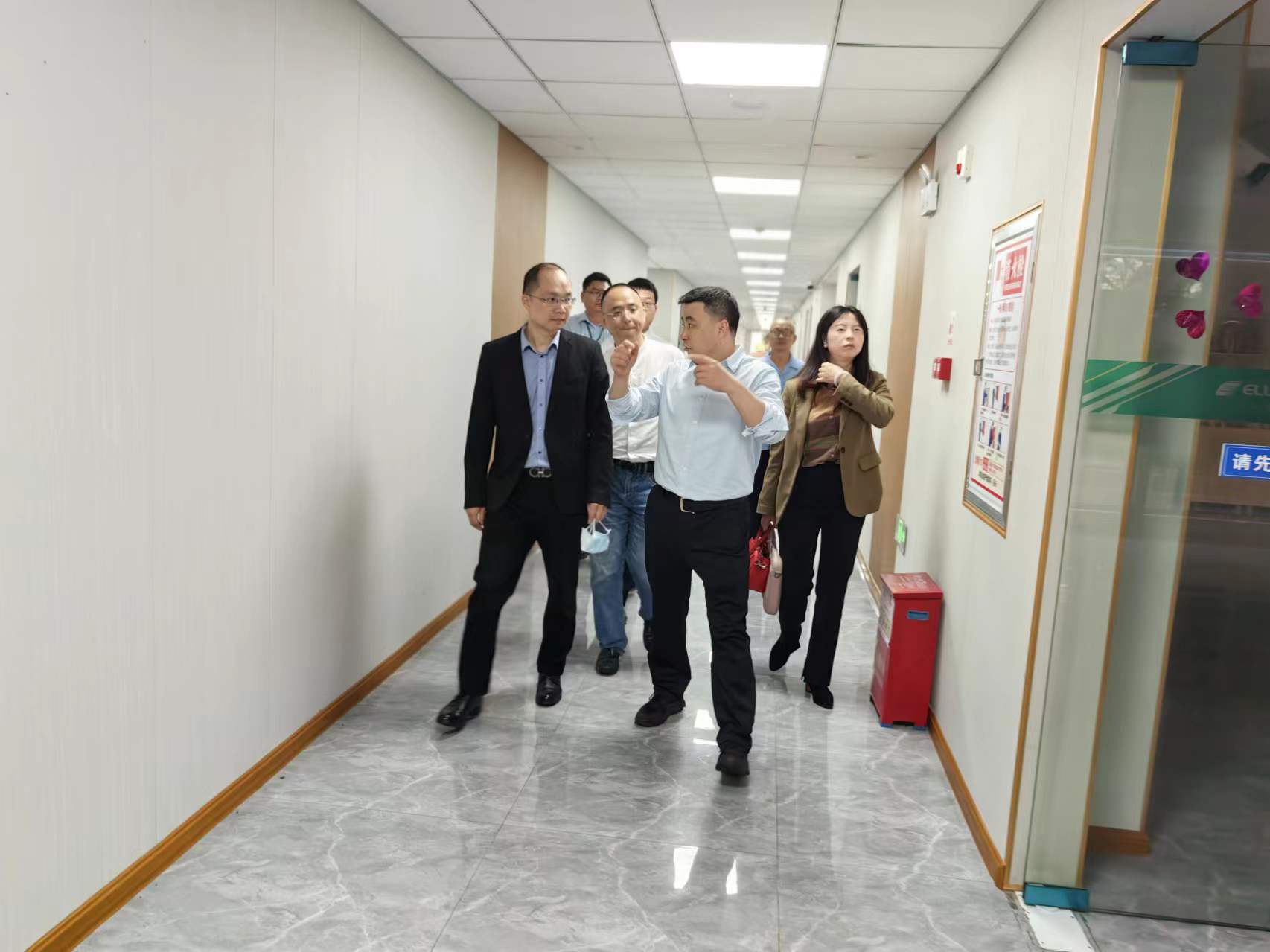 節(jié)后慰問暖人心 | 九洲集團(tuán)黨委書記、董事長(zhǎng)楊保平一行慰問依頓電子全體員工 